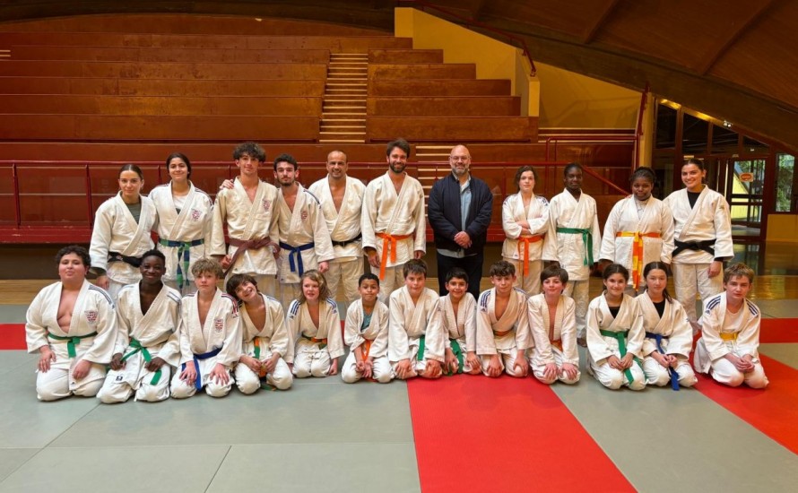 Le Maire de Montmorency en kimono sur le tatami !